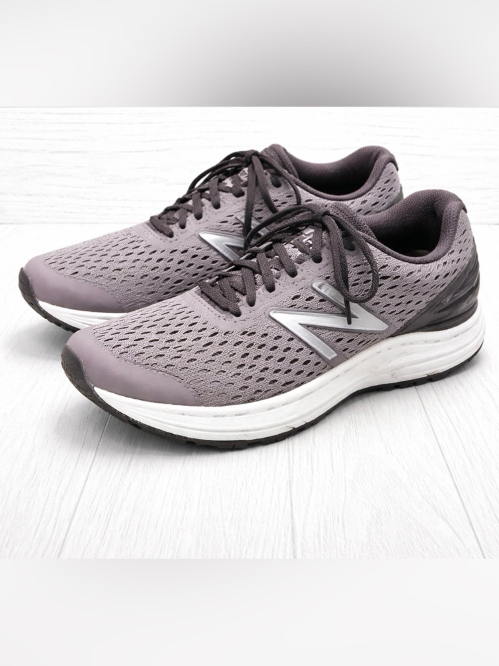 New Balance 680 v6 Mauve‎ Purple Womens 9 Running Comfort Athletic Gym Sneakers